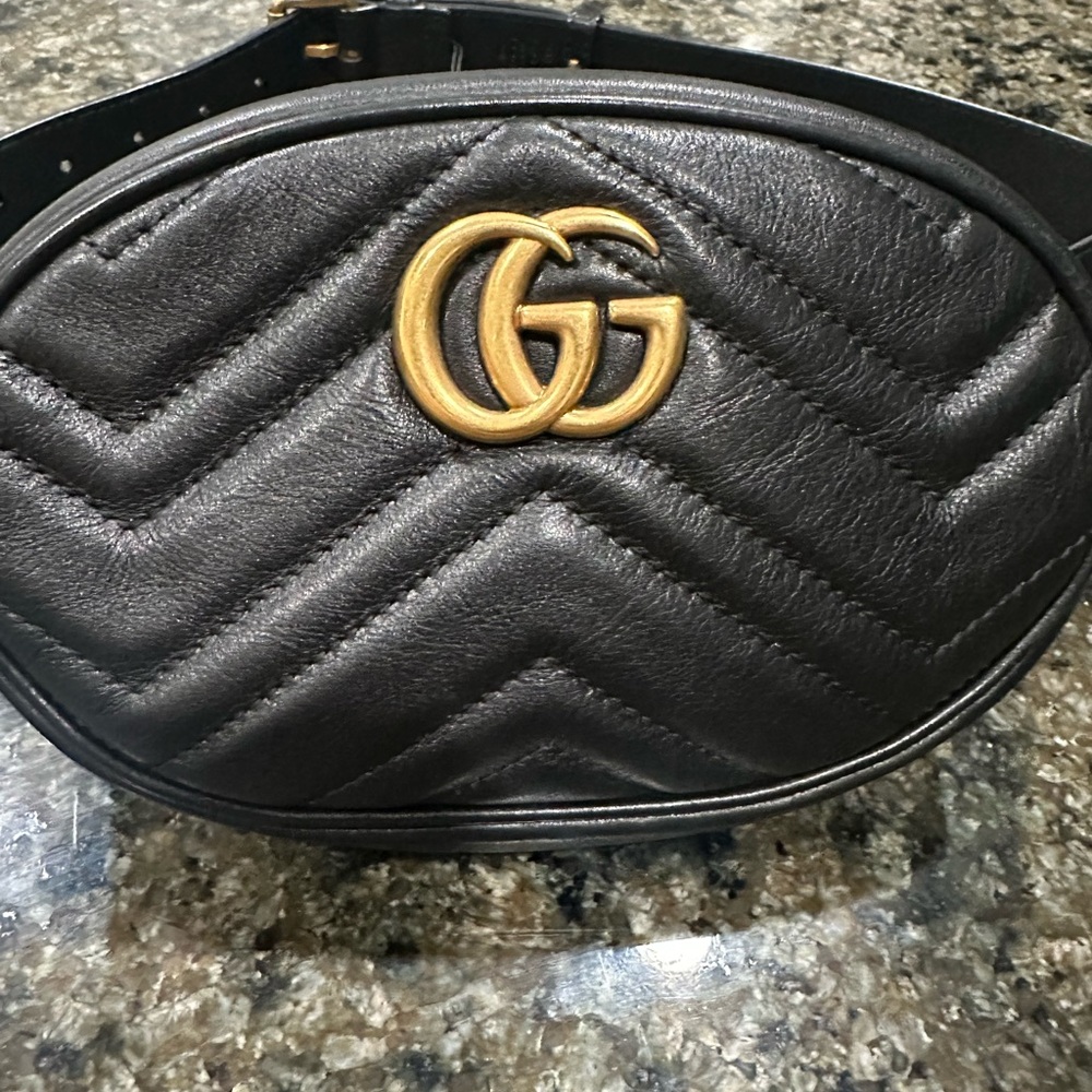 Gucci Black Crossbody Bag with Gold Logo - Picture 1 of 7